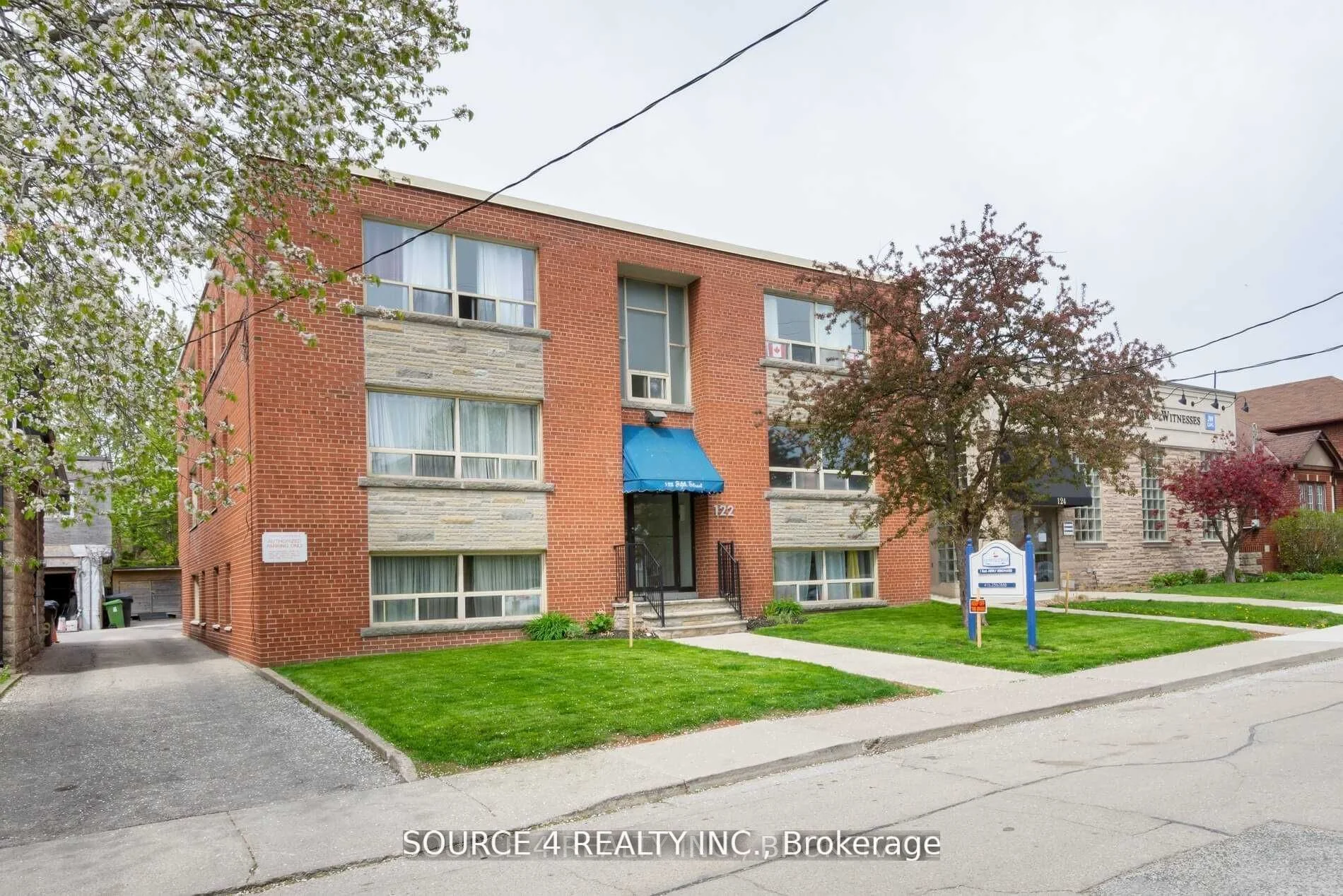 122 Fifth Street 1, Toronto W06, On M8v 2z3