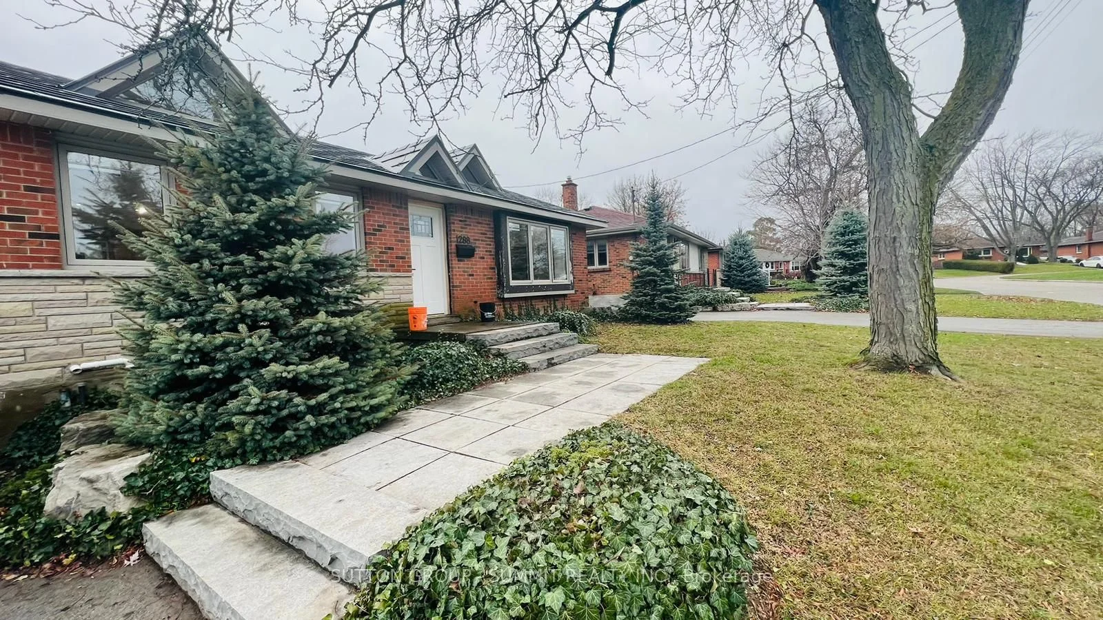 Detached in Burlington