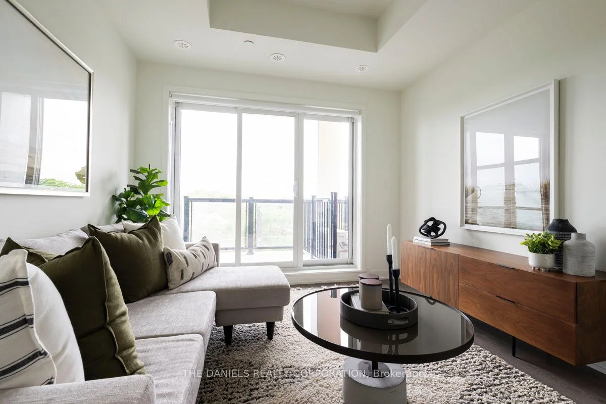165 Canon Jackson Drive 415, Toronto W04, ON M6M 0C4