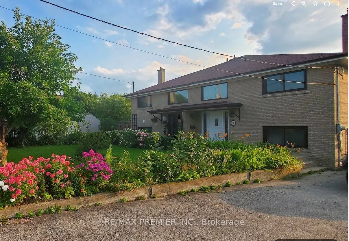 16 Tampa Terrace, Toronto W05, On M9m 1t9