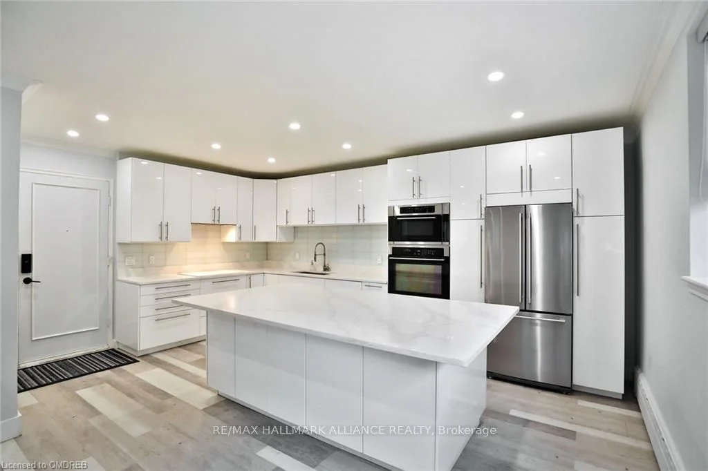 Condo Apartment in Burlington