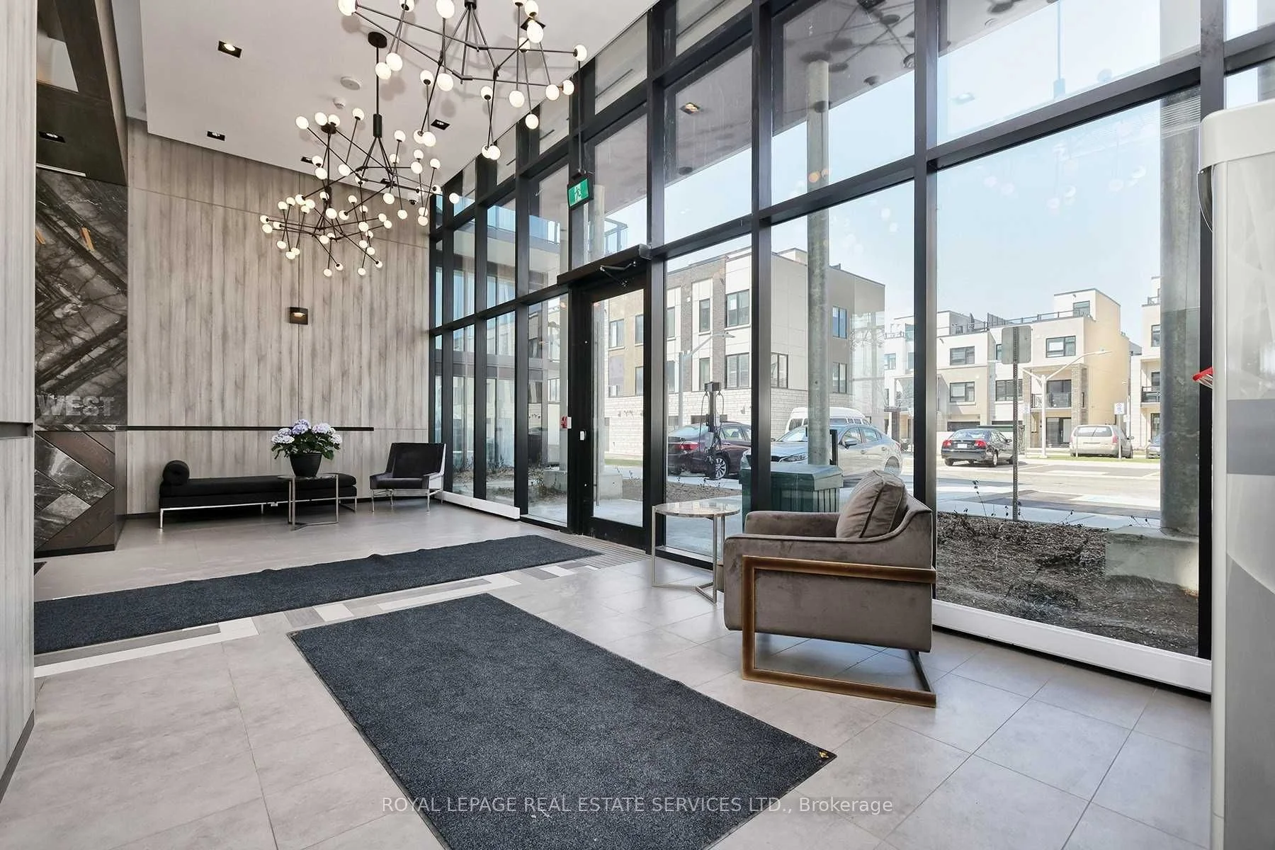 Common Element Condo in Burlington