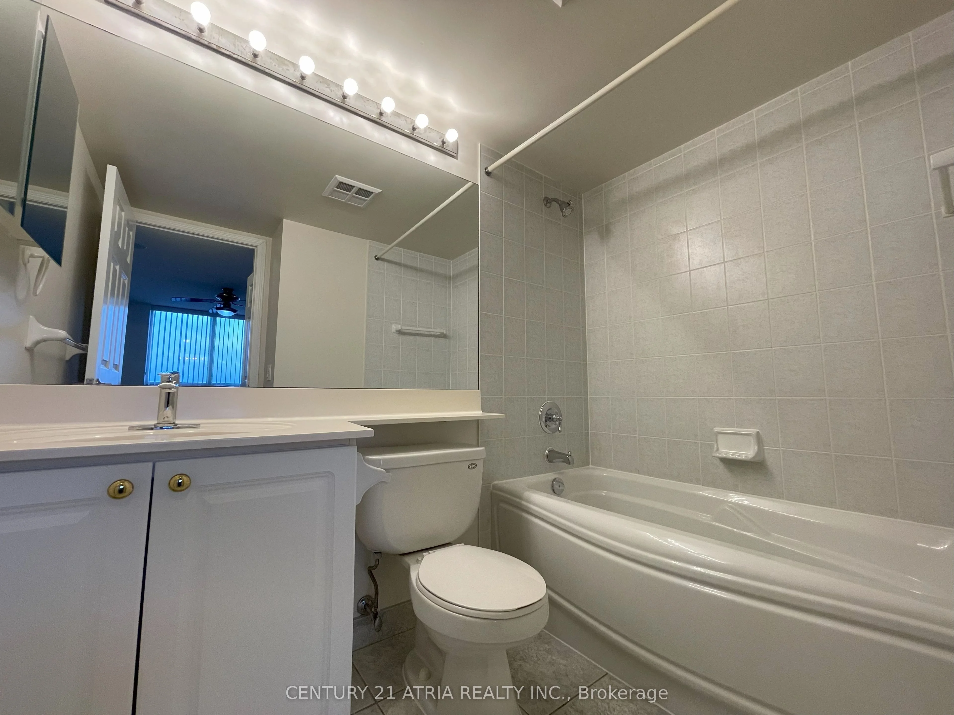 55 Strathaven Drive 1202, Mississauga, ON L5R 4G9