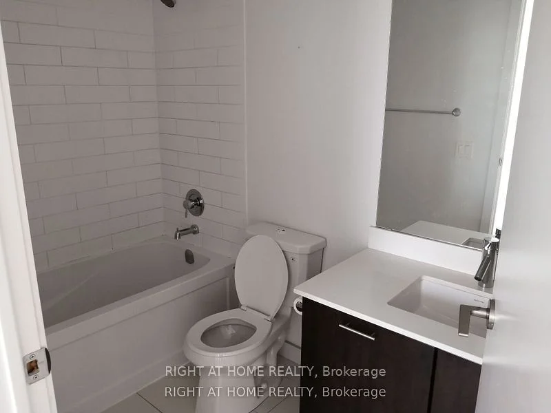 2200 Lake shore Boulevard W 701, Toronto W06, ON M8V 1A4
