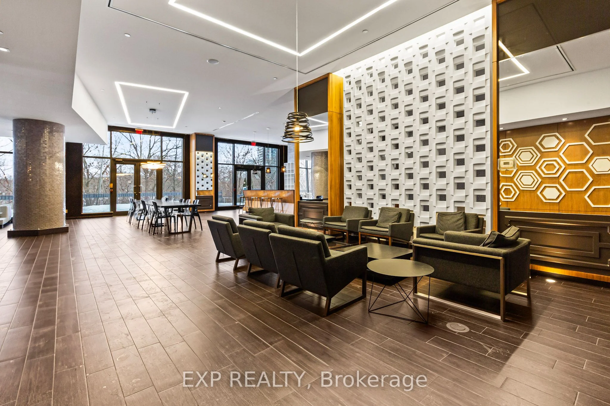 36 Park lawn Road 3108, Toronto W06, ON M8V 0E5