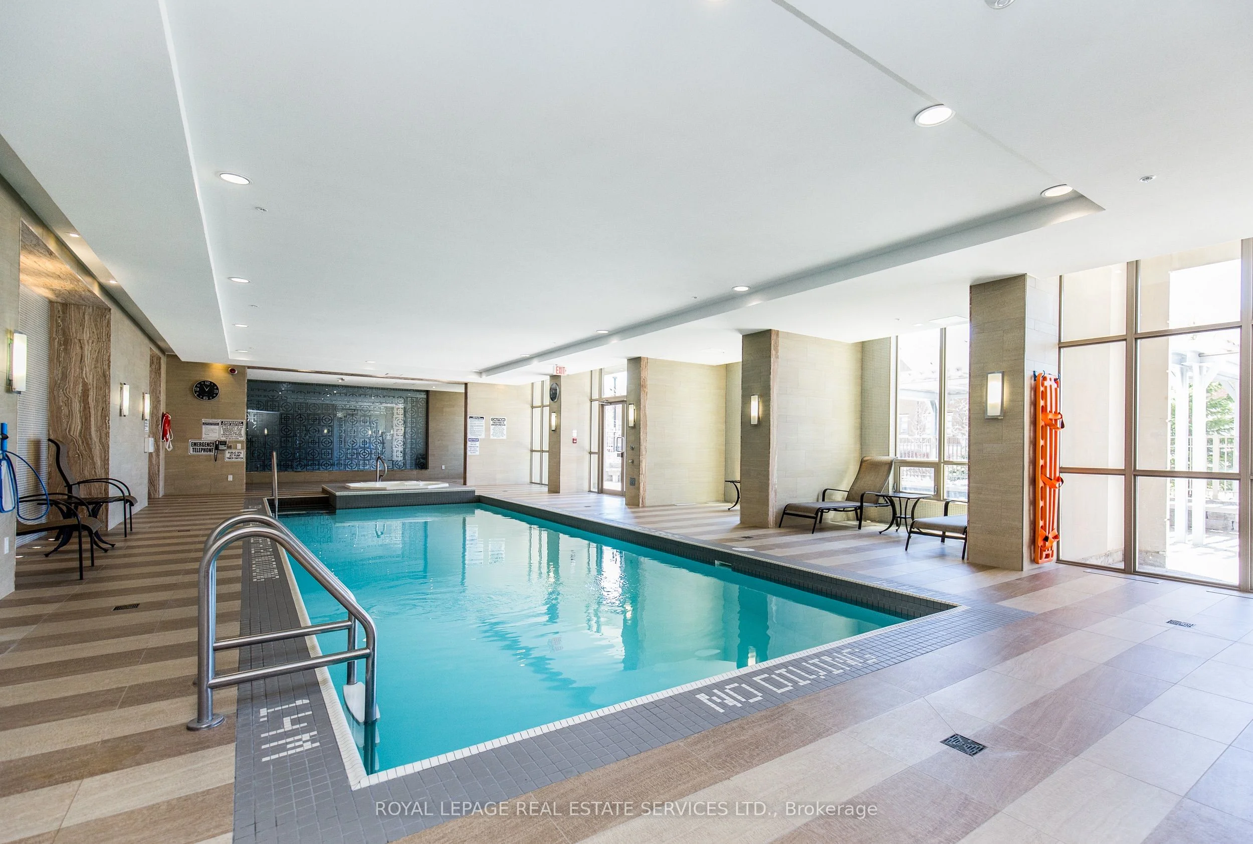 2470 Prince Michael Drive 103, Oakville, ON L6H 0G9