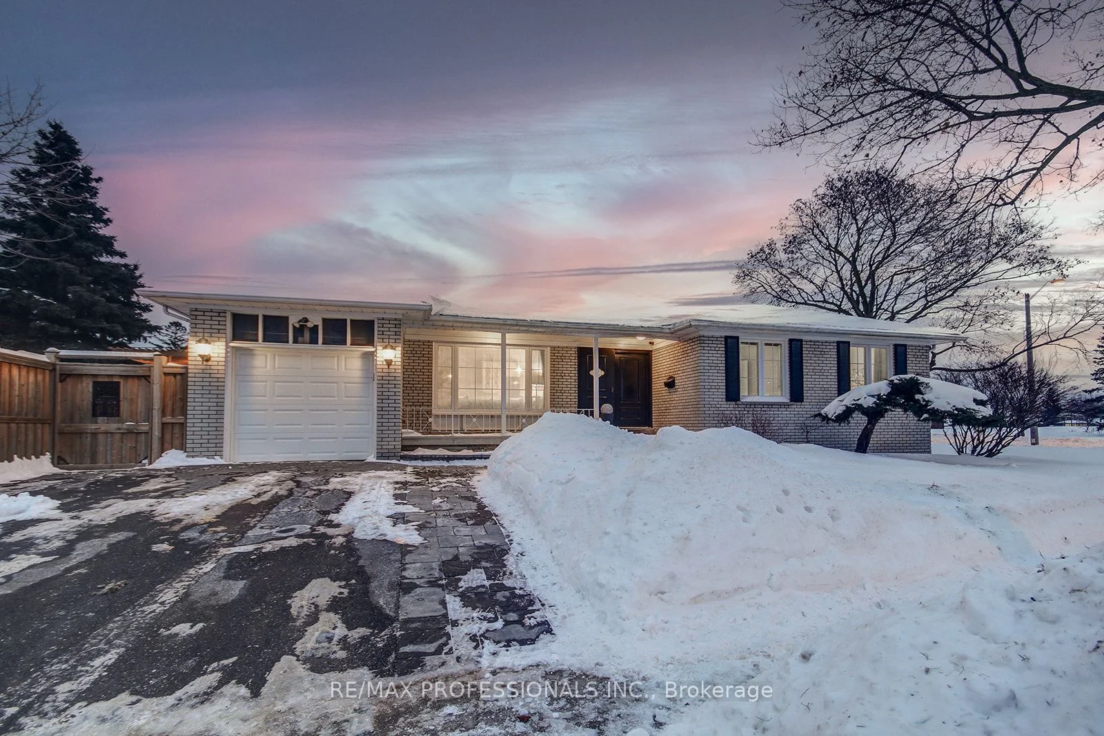 57 Odessa Avenue, Toronto W08, On M9c 4k3