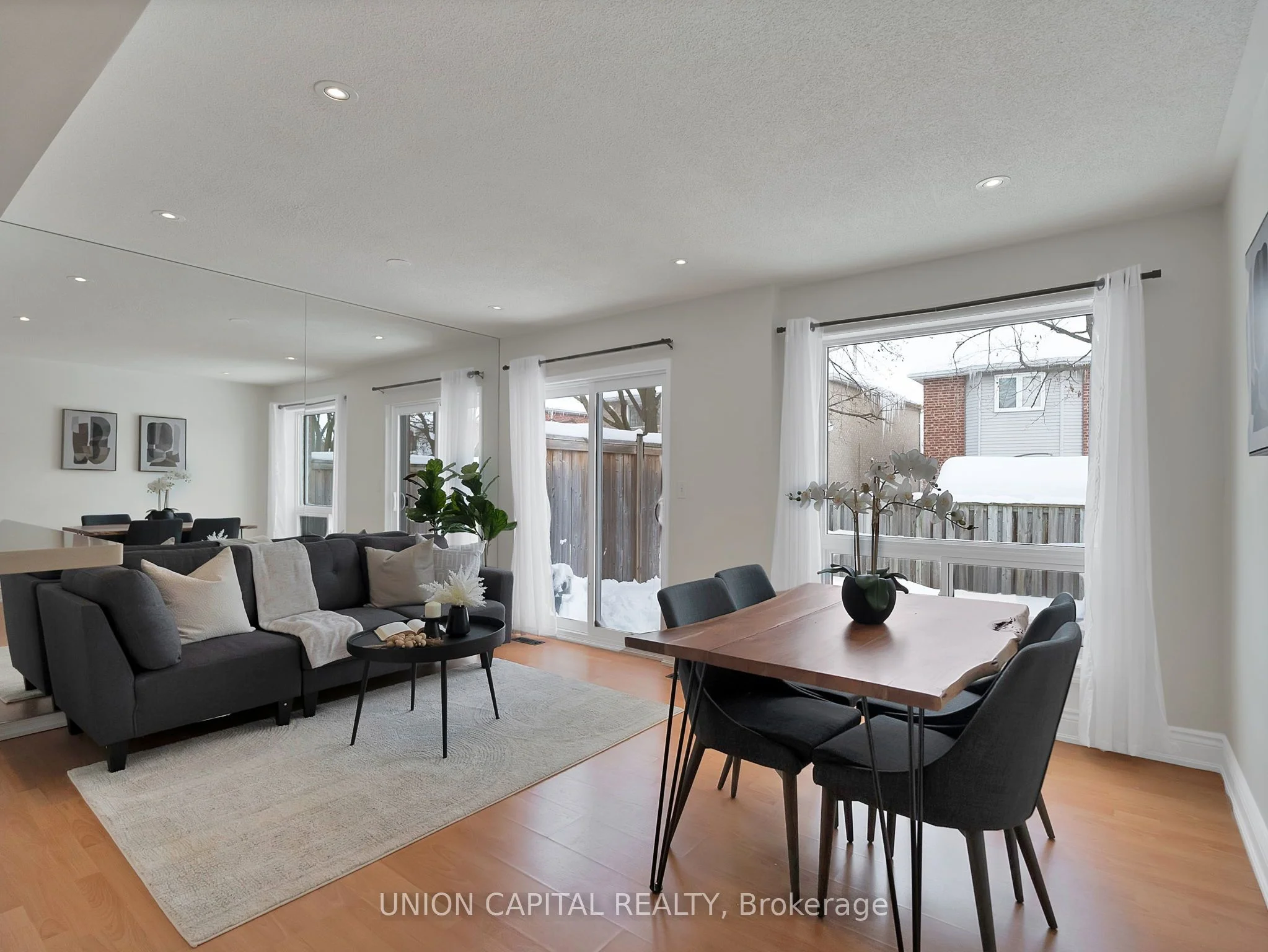 55 Barondale Drive 35, Mississauga, On L4z 3p9