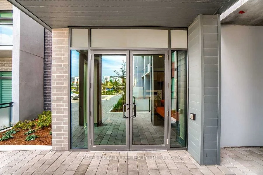 95 Dundas Street W 429, Oakville, ON L9L 9L9