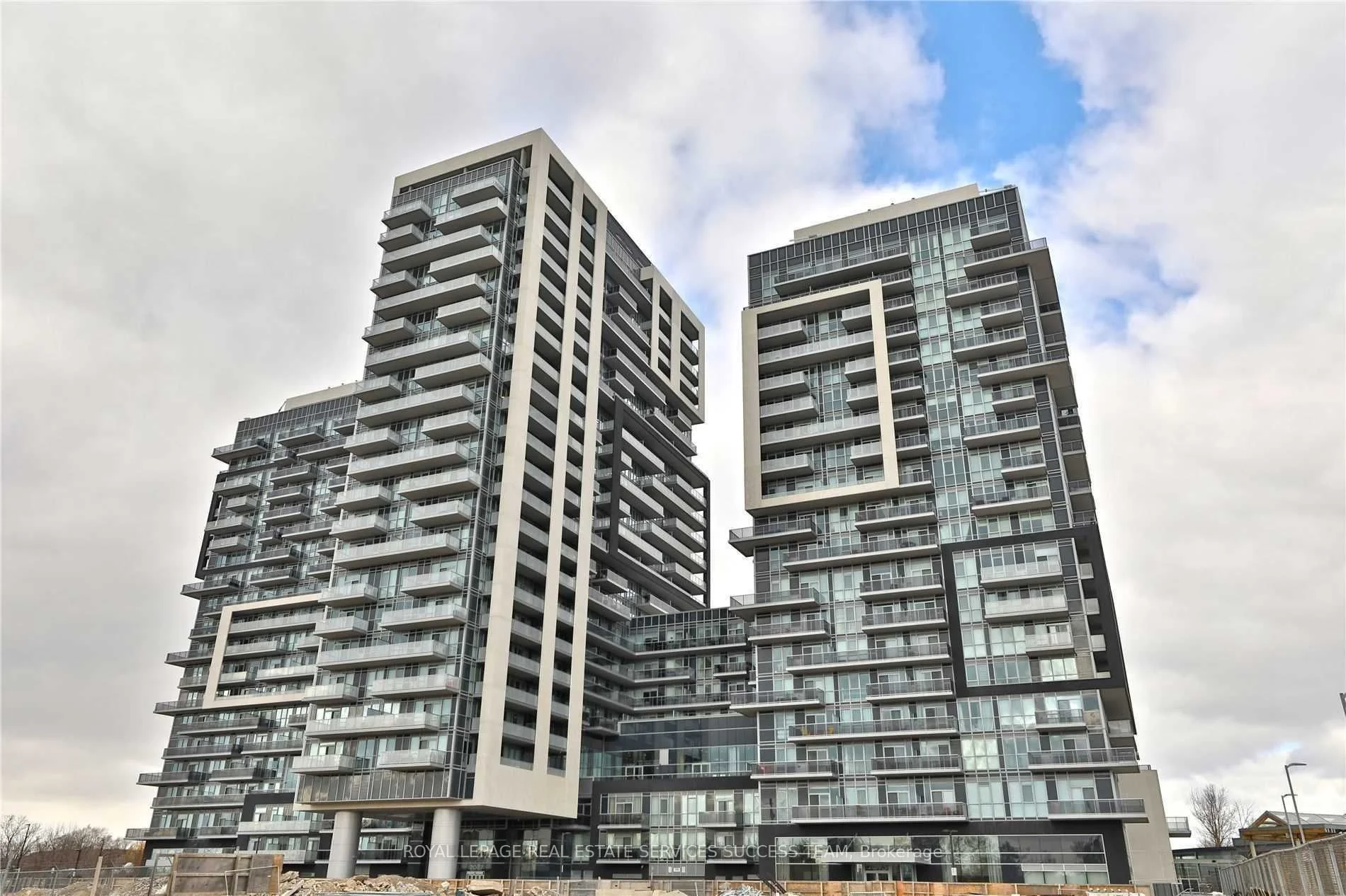 2093 Fairview Street 1407, Burlington, On L7r 0e6