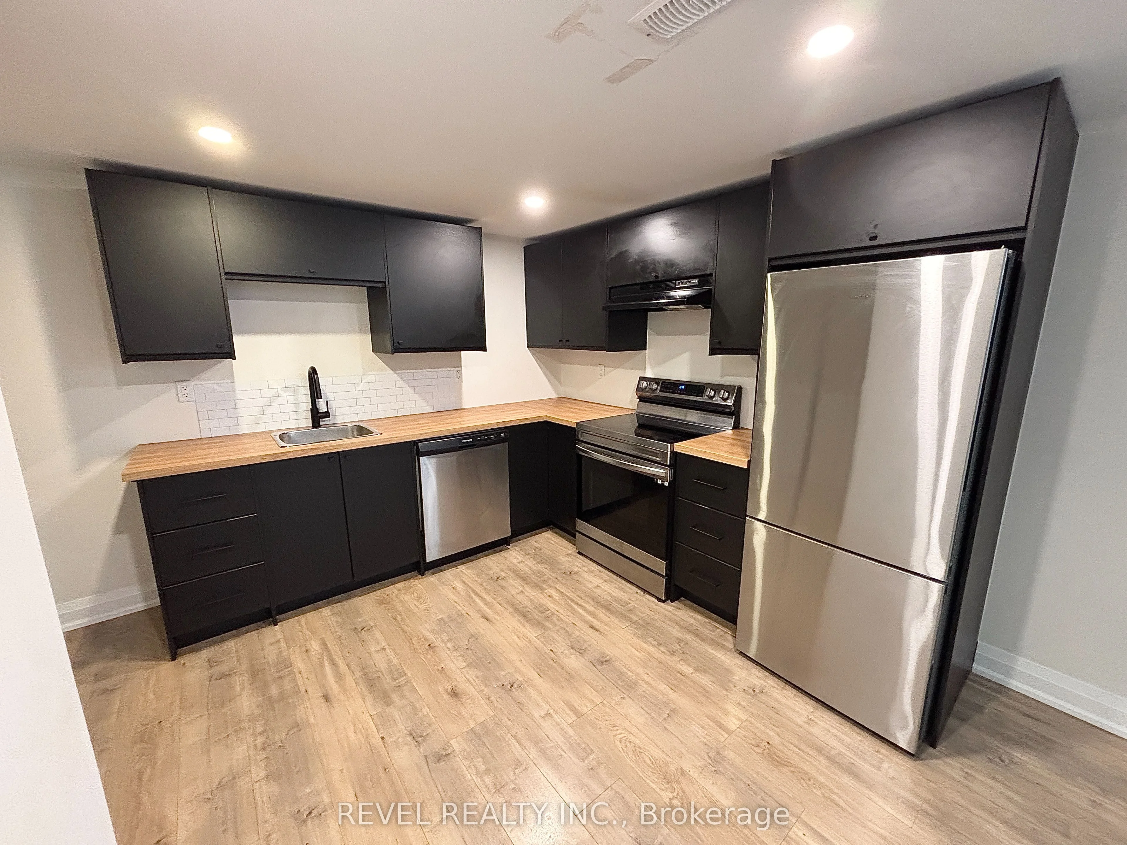 Lower Level in Mississauga