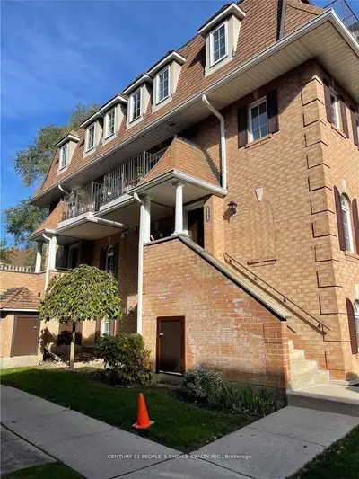 Condo Townhouse in Toronto