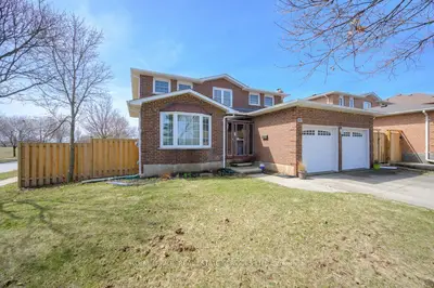 Detached in Oakville
