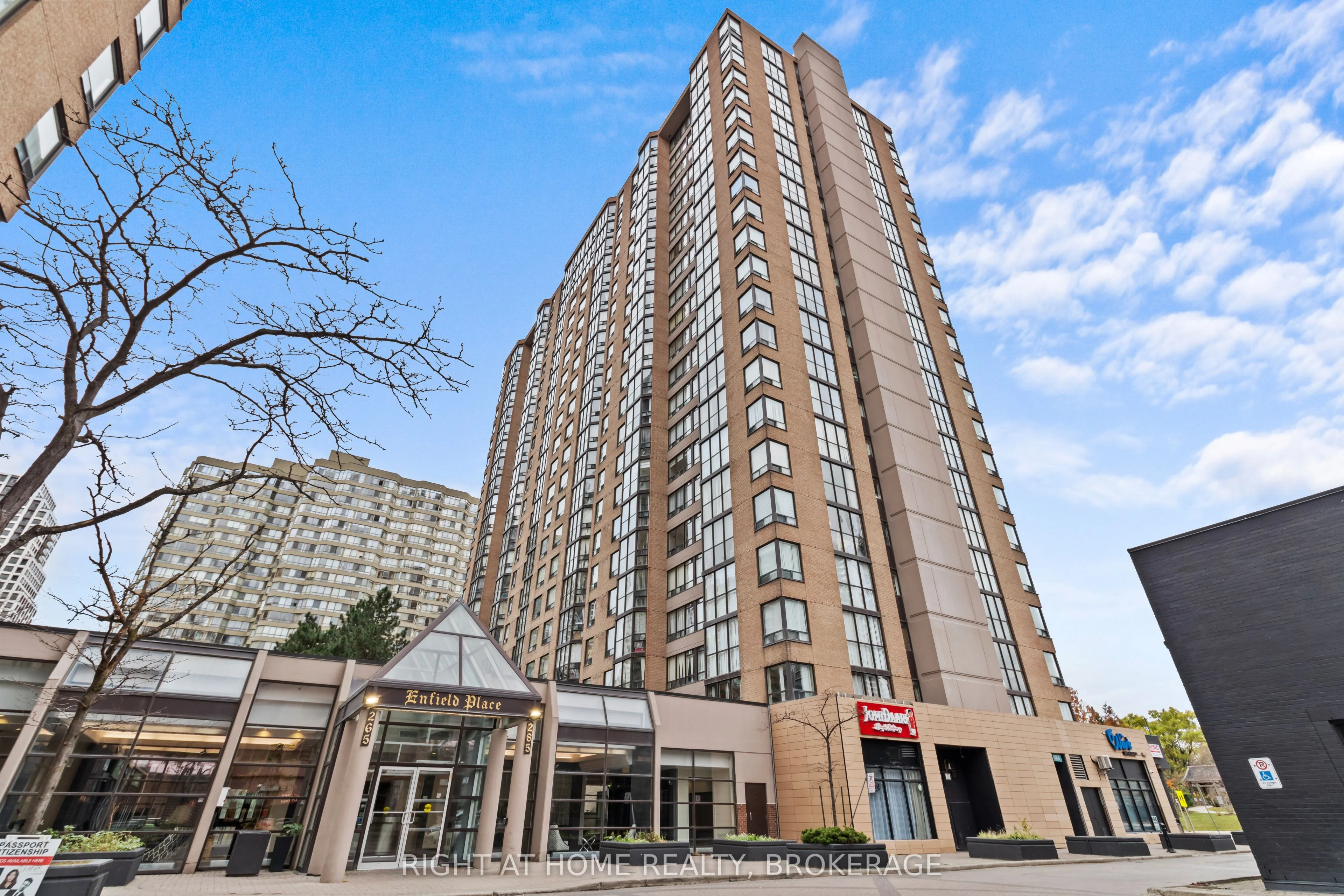 285 Enfield Place 1904, Mississauga, On L5b 3y6