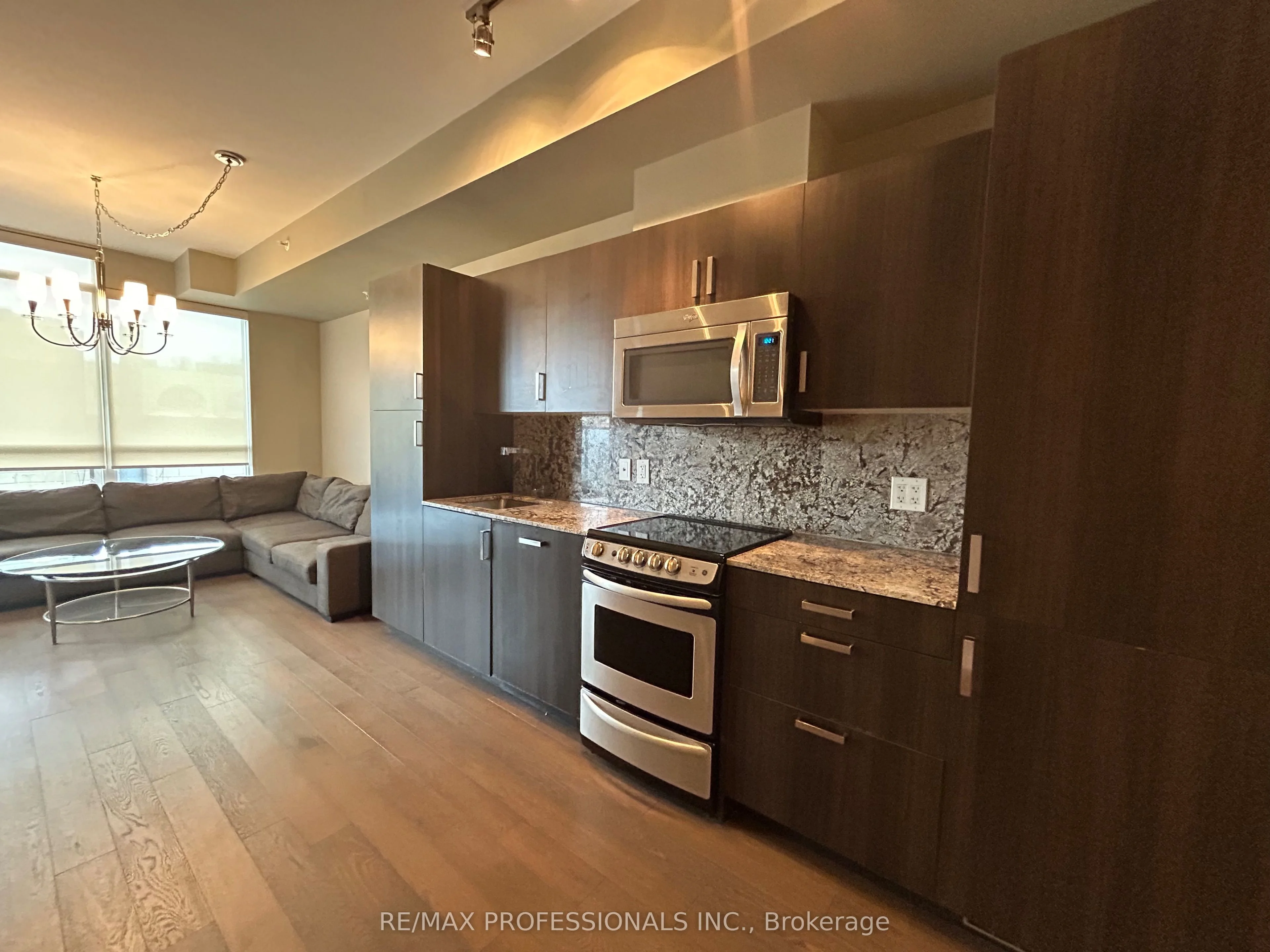 36 Howard Park Avenue 306, Toronto W01, ON M6R 0A5