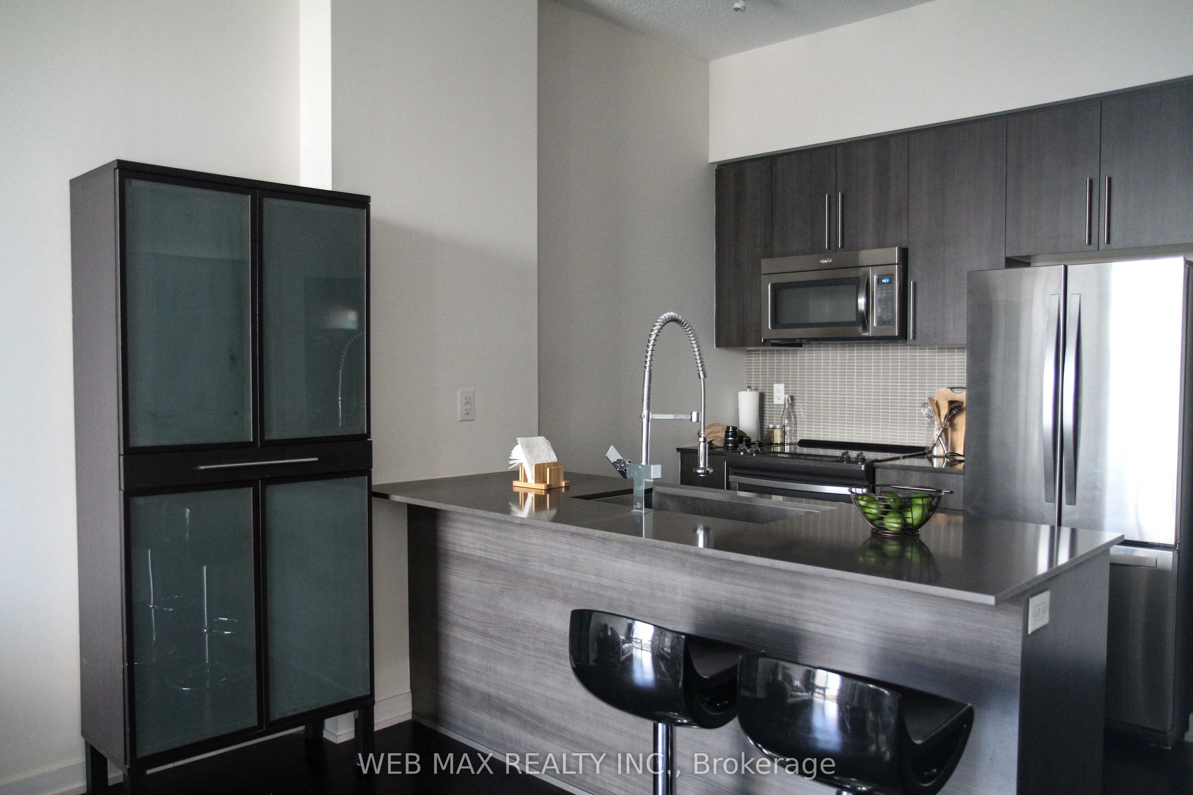 4011 Brickstone Mews 302, Mississauga, On L5b 0j7