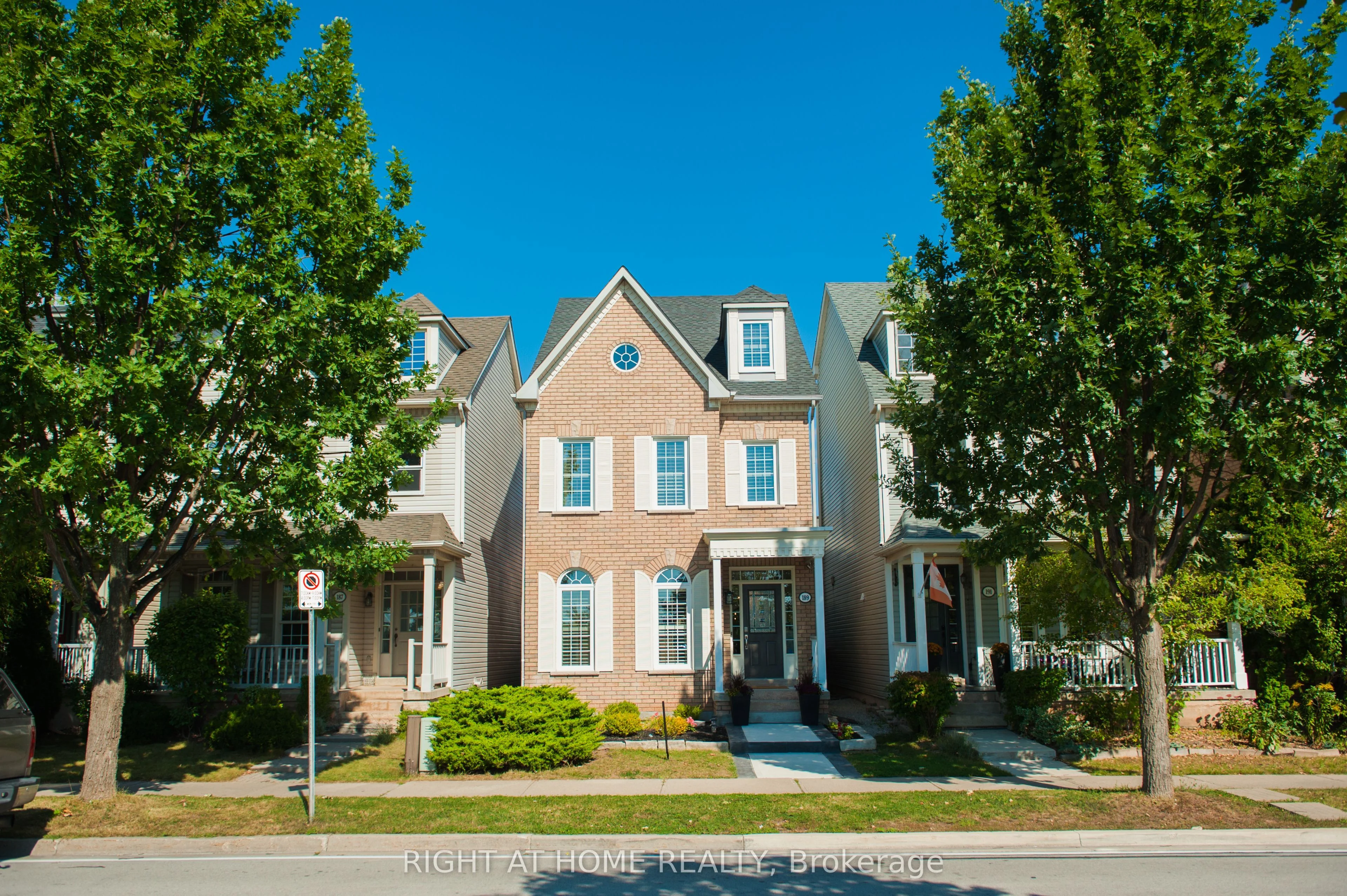 Detached in Oakville