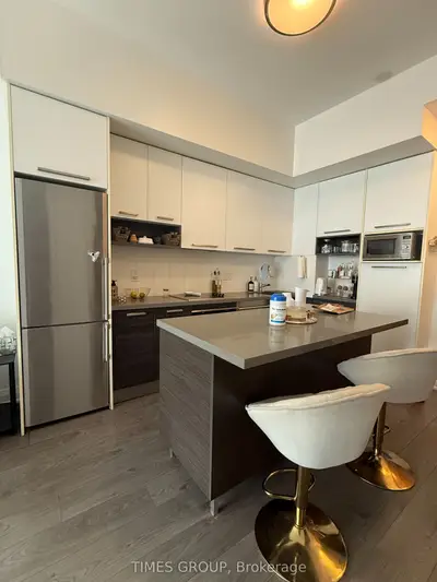 36 Park Lawn Road 3004, Toronto W06, On M8v 0e5