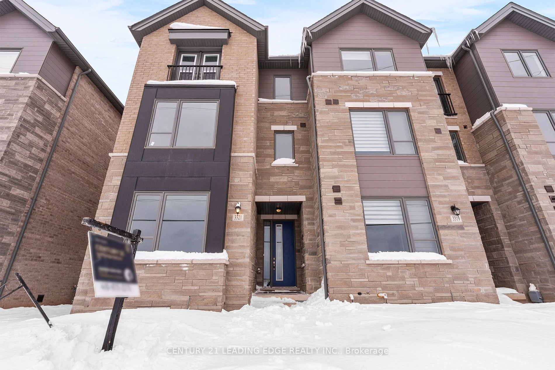Att/Row/Townhouse in Oakville