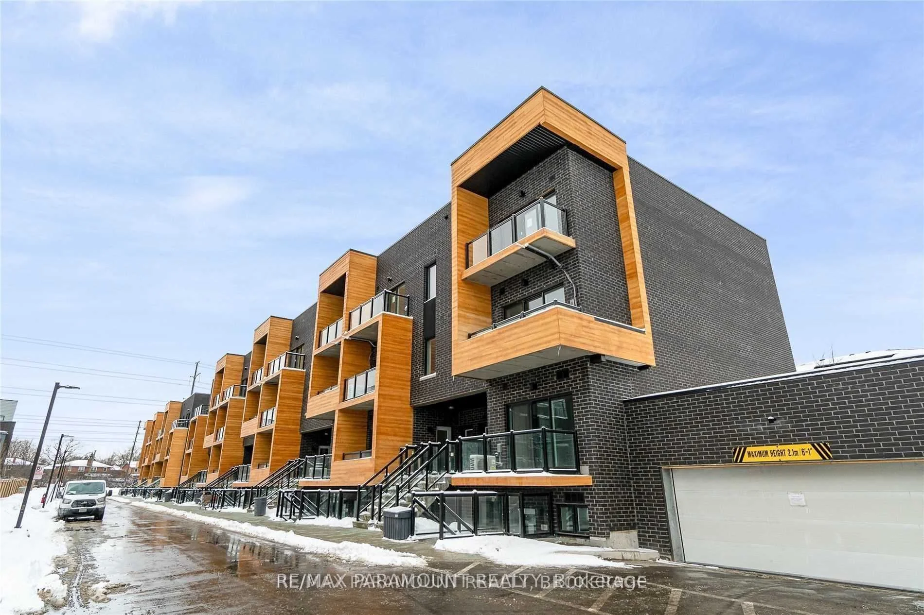 1165 Journeyman Lane 205, Mississauga, ON L5J 0B5