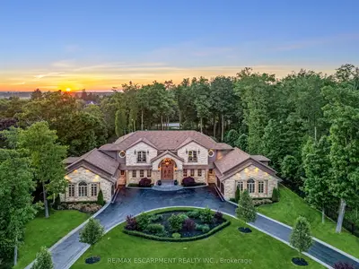 Detached in Burlington
