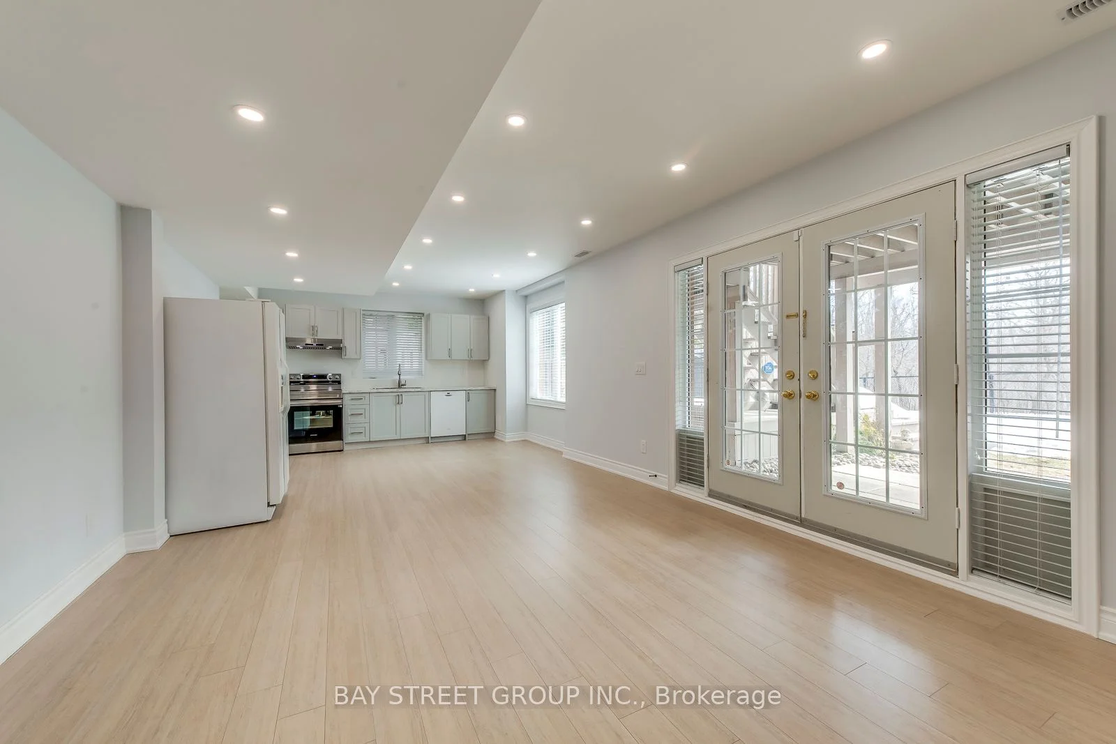 2404 Valley Forest Way, Oakville, On L6h 6w9
