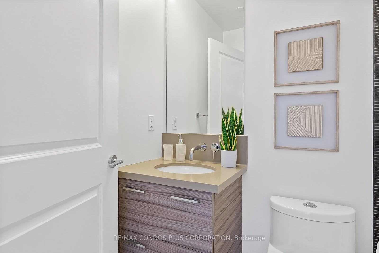 33 Shore Breeze Drive 3106, Toronto W06, ON M8V 0G1