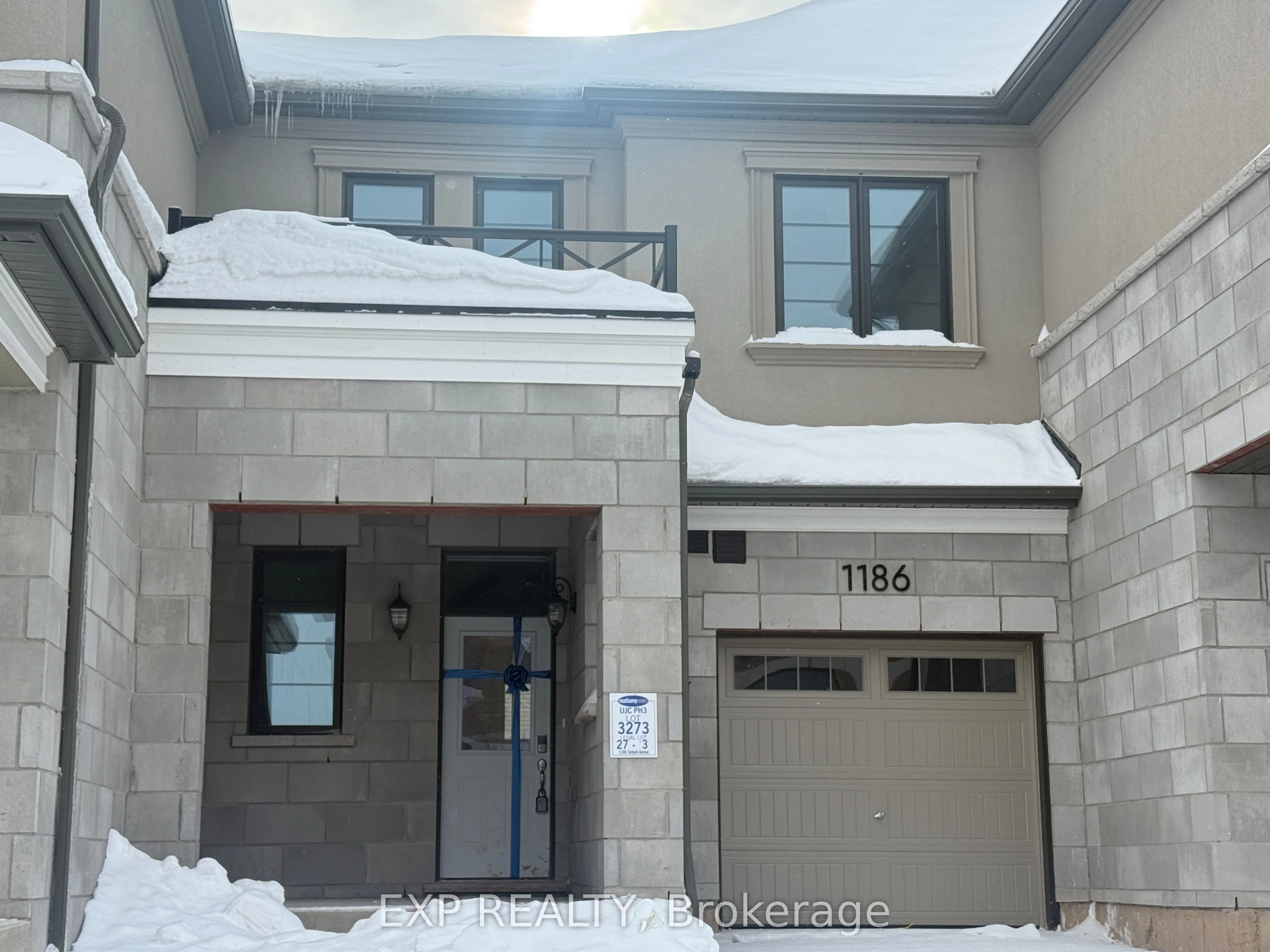 Att/Row/Townhouse in Oakville