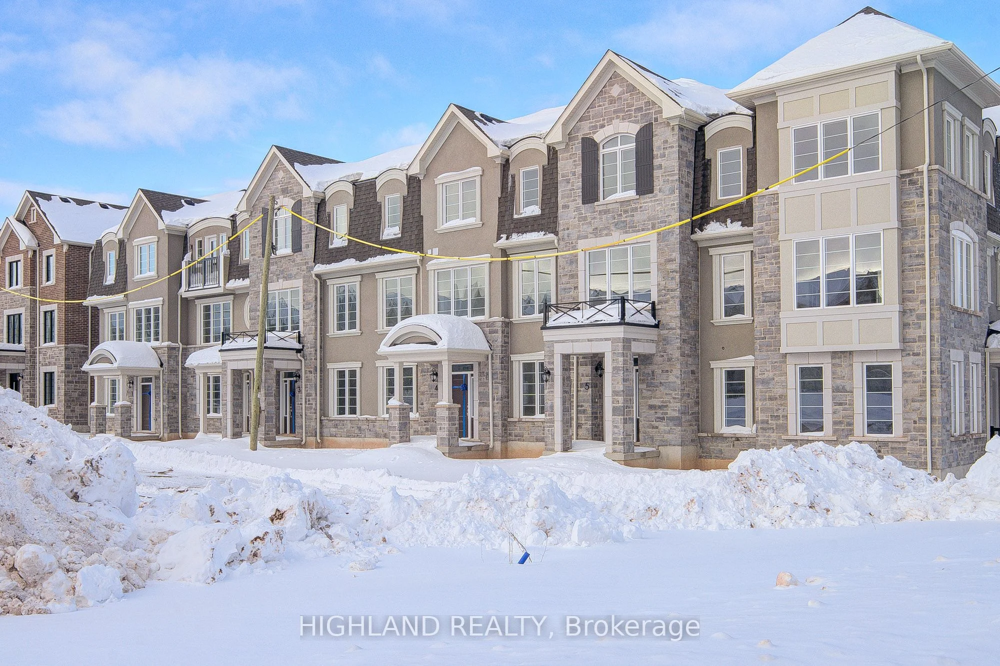 Att/Row/Townhouse in Oakville