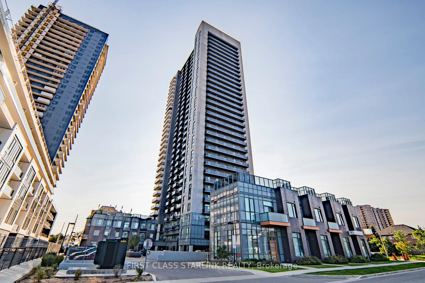8 Nahani Way 107, Mississauga, On L4z 0c6