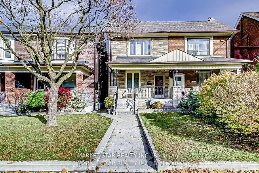 27 Gillespie Avenue, Toronto W03, On M6n 2y5