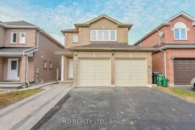 903 Blyleven Boulevard, Mississauga, On L5v 2j3