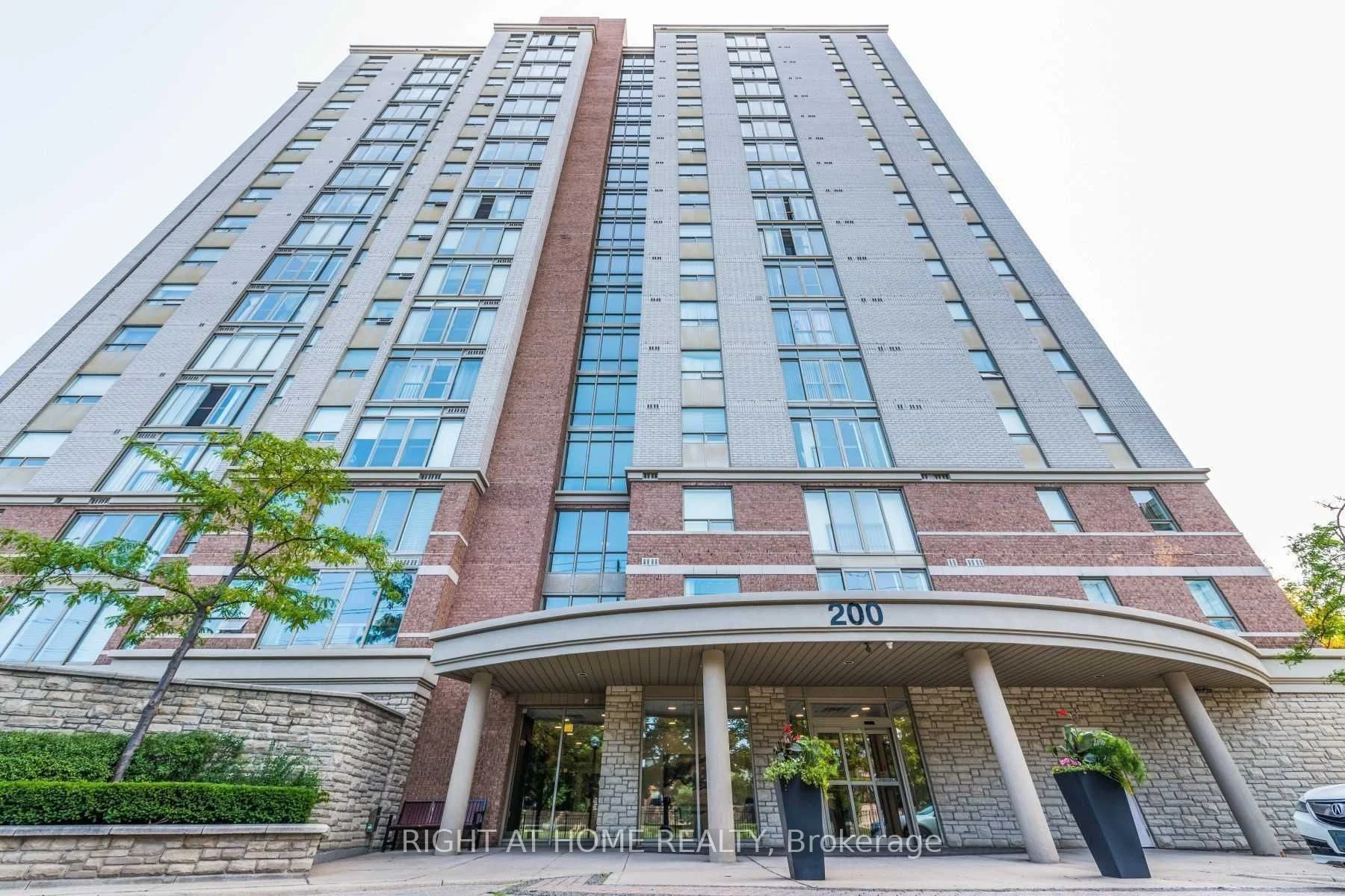 Condo Apartment in Mississauga