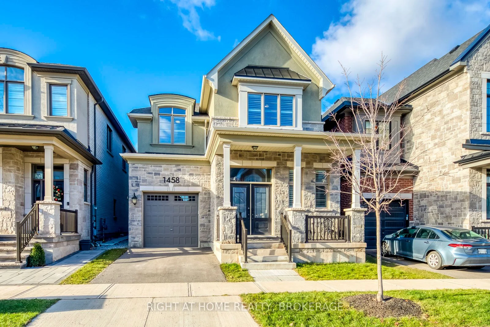 Detached in Oakville