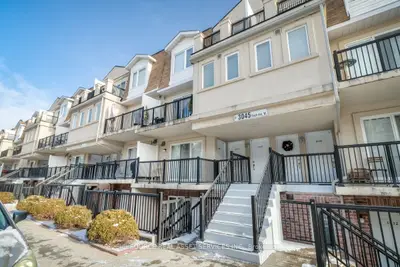 Condo Townhouse in Toronto