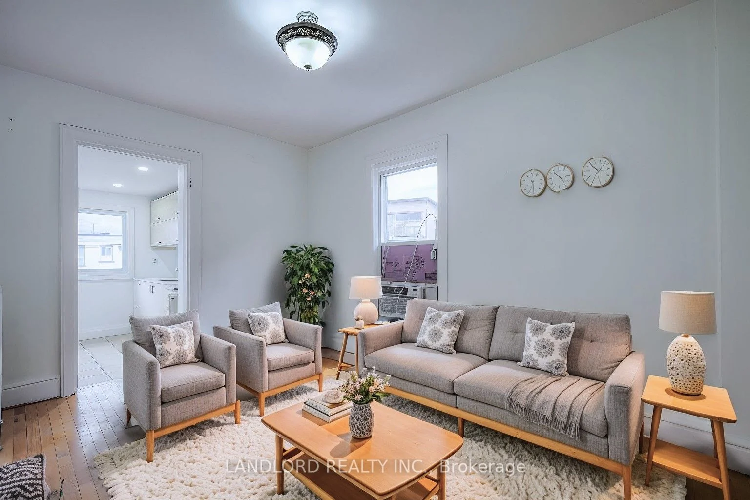 38 Humberside Avenue 2nd Flr, Toronto W02, On M6p 1j7