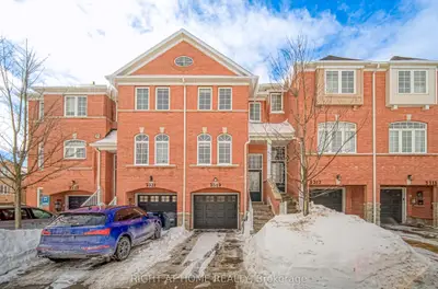 Att/Row/Townhouse in Mississauga