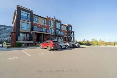 Condo Townhouse in Brampton