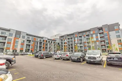 Condo Apartment in Oakville