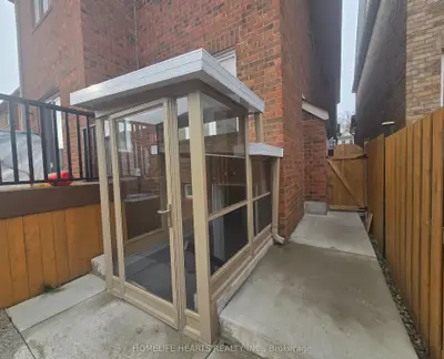 446 Acumen Court, Mississauga, On L5w 0e2