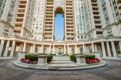 2285 Lake Shore Boulevard W 506, Toronto W06, On M8v 3x9