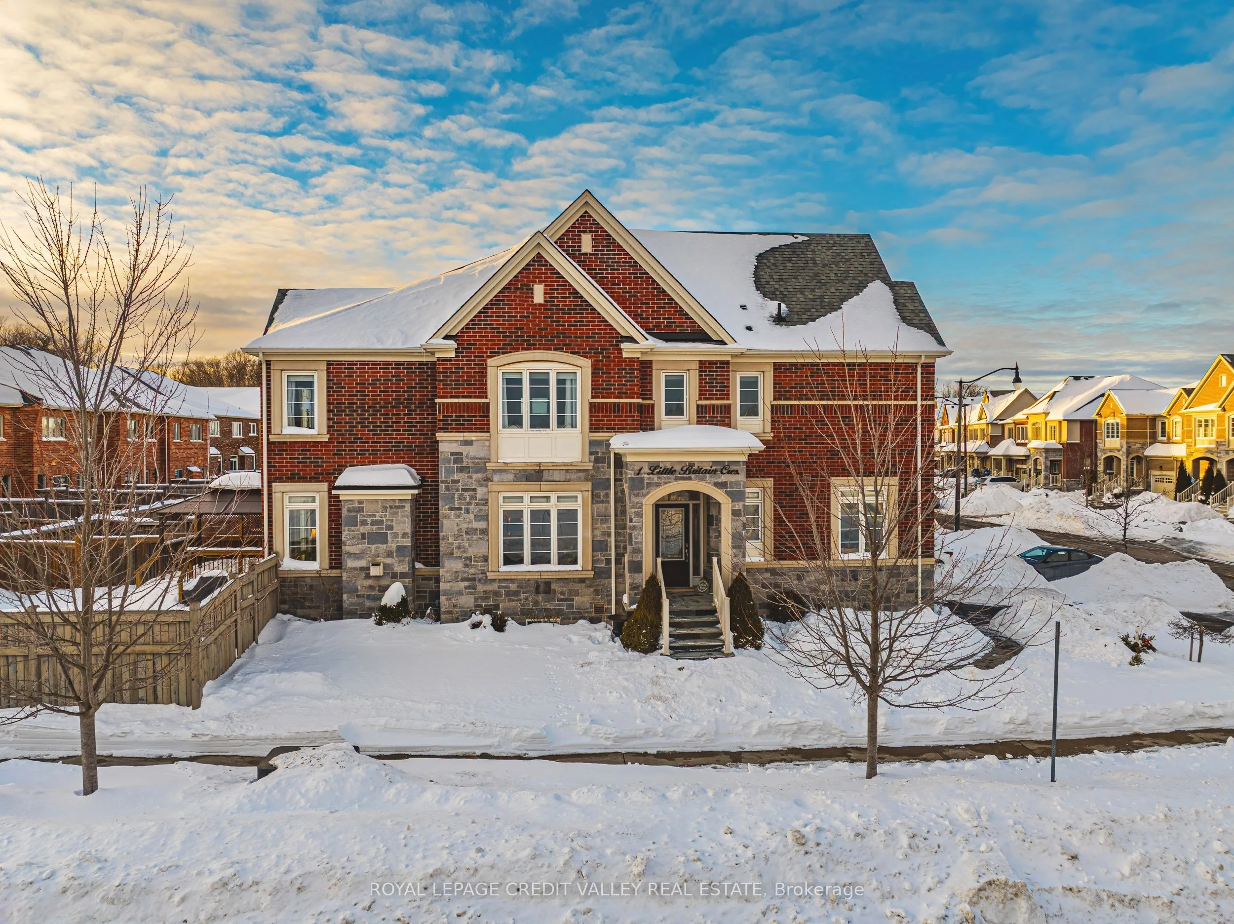 Att/Row/Townhouse in Brampton