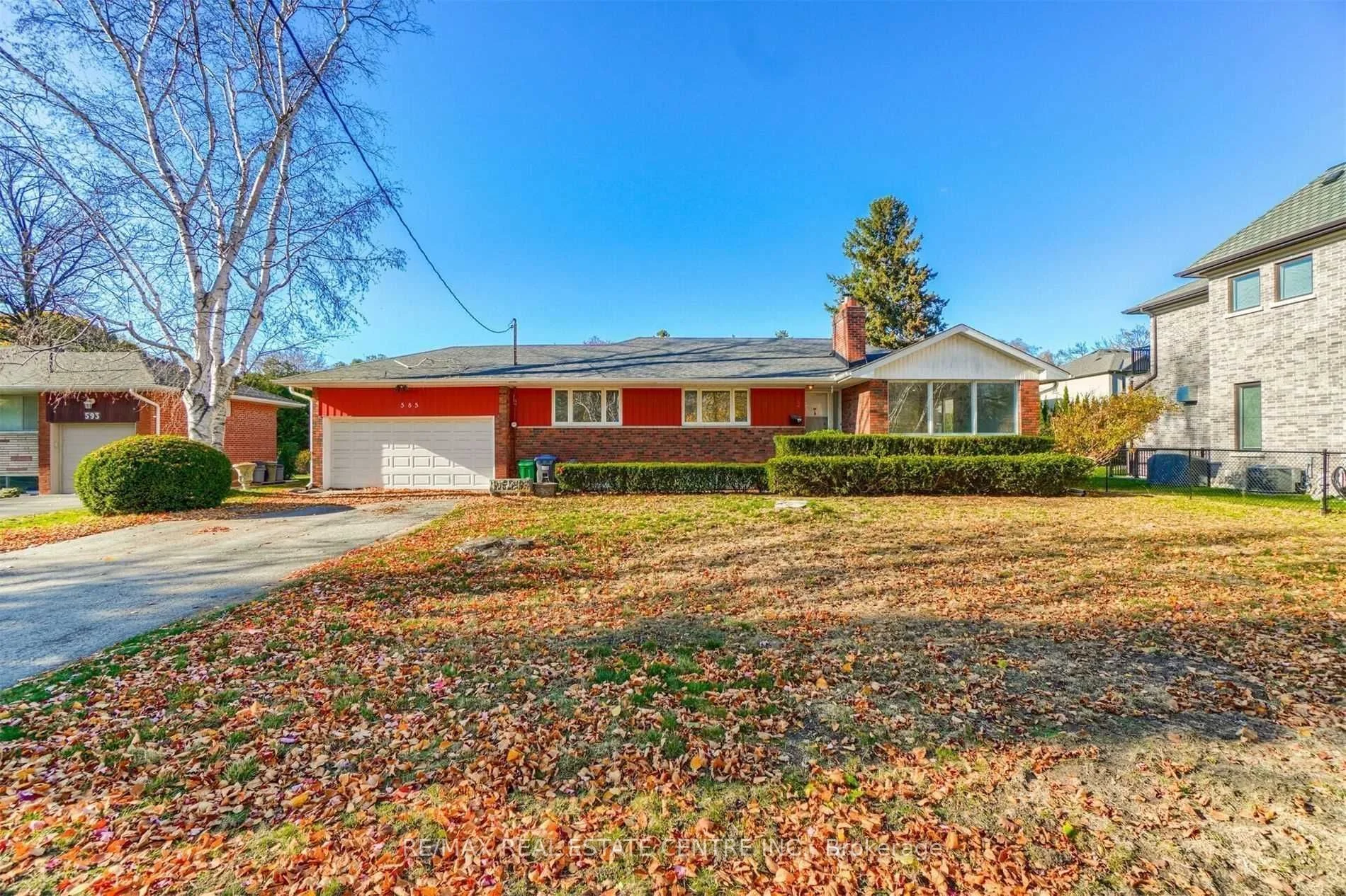 585 Indian Road N, Mississauga, On L5h 1r1