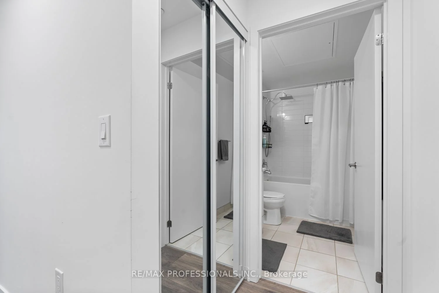 120 Canon Jackson Drive 205, Toronto W04, ON M6M 0B8