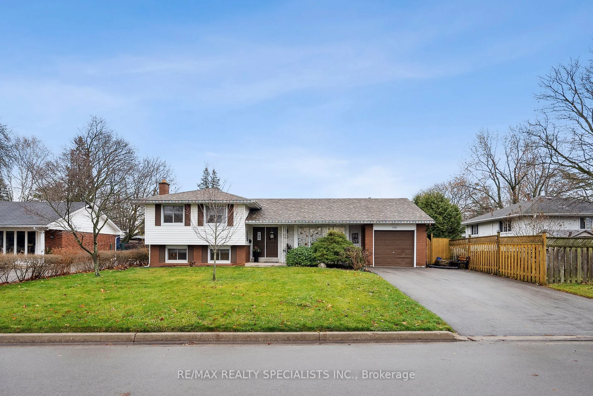 5102 Meadowhill Road, Burlington, On L7l 3k8