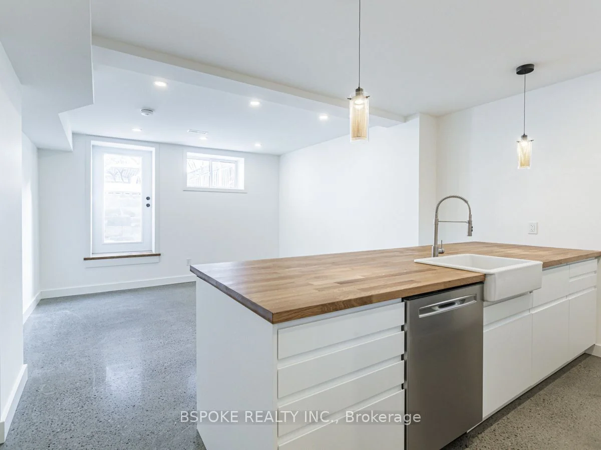 311 Wallace Avenue Lower, Toronto W02, On M6p 3n5