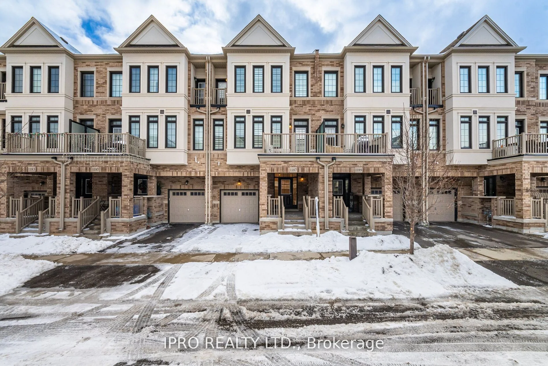 Att/Row/Townhouse in Milton
