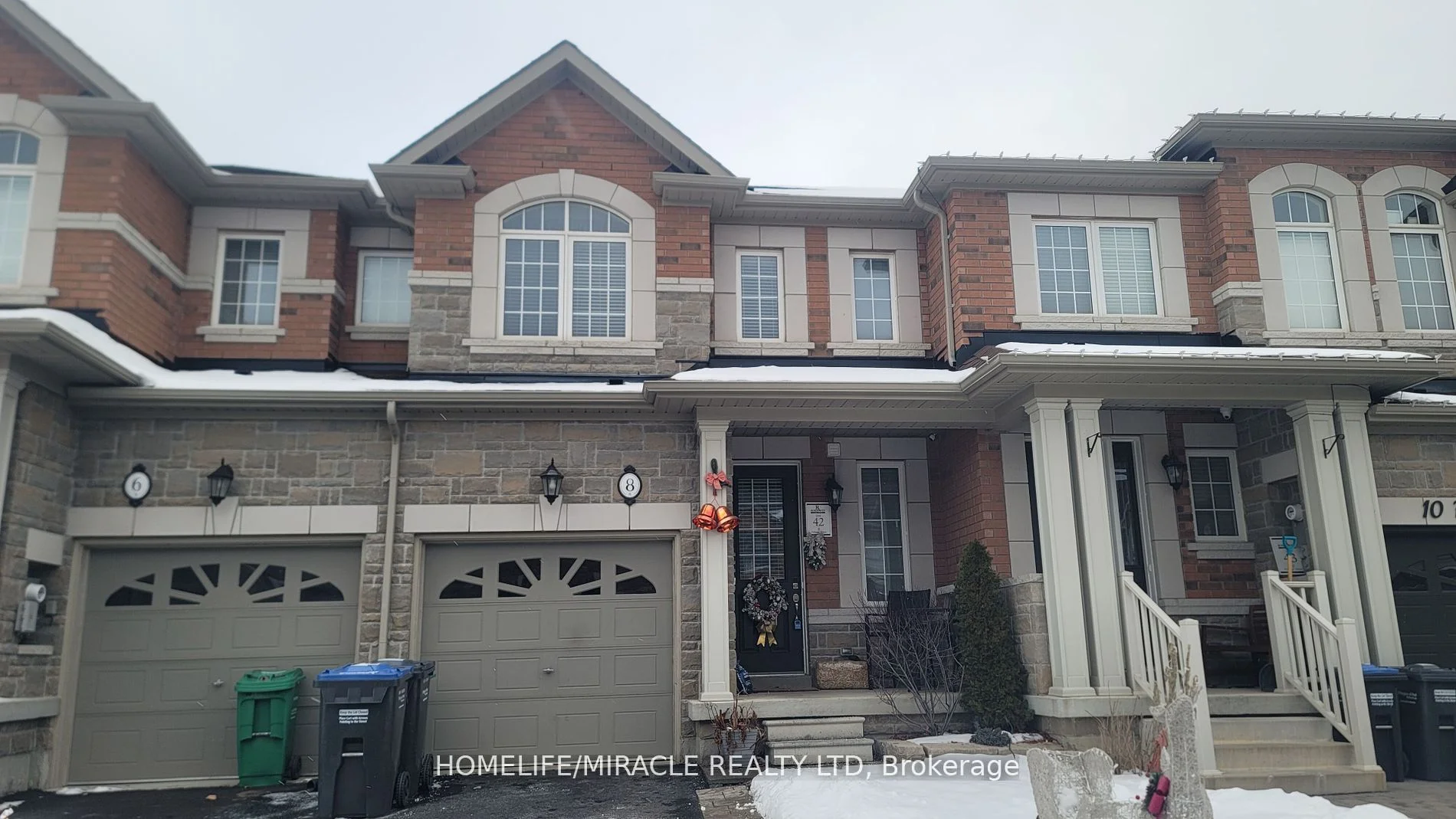 Att/Row/Townhouse in Brampton