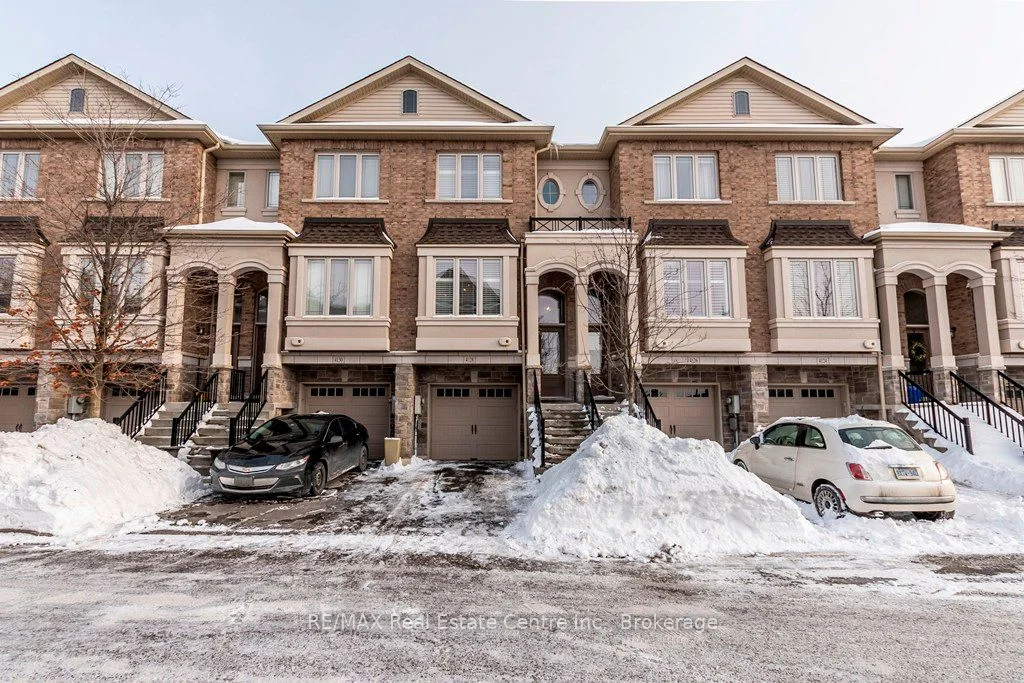 Att/Row/Townhouse in Burlington