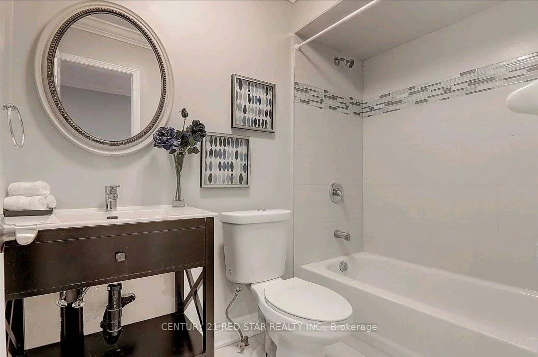 3797 Allcroft Road Upper Level, Mississauga, ON L5N 6T9